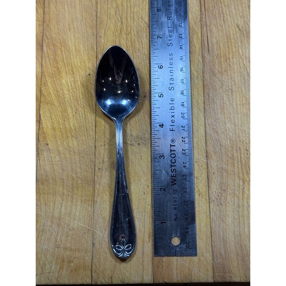 Reed & Barton Ribbon Crest Stainless Steel Flatware Set of 8 - Picture 9 of 9